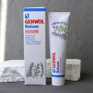 Gehwol Balsam для сухой кожи (Гевуль) - это восстанавливающий бальзам для ног по уходу за сухой, потрескавшейся, склонной к раздражению кожей стоп. 1976 фото