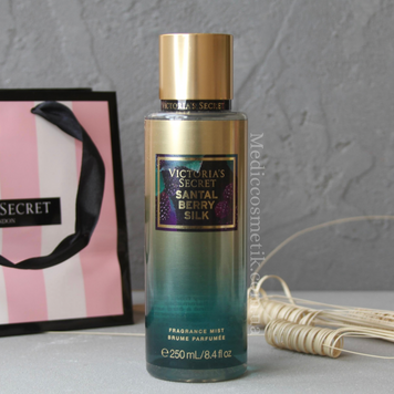 Victoria's secret Santal Berry Silk (Виктория Сикрет) - спрей для тела 250 мл  1766 фото