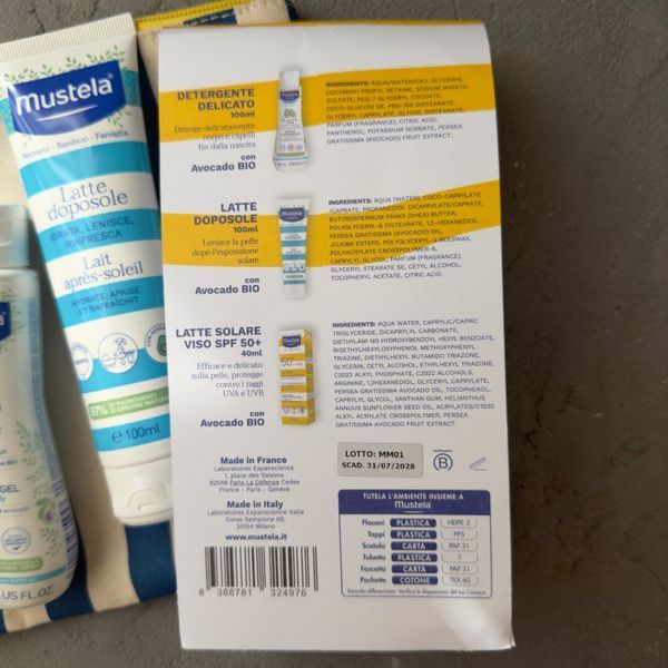 Mustela Kit Viaggio (Мустела) &mdash; сонцезахисний набір для малюків &nbsp;у стильній фірмовій косметичці.&nbsp; 3010 фото